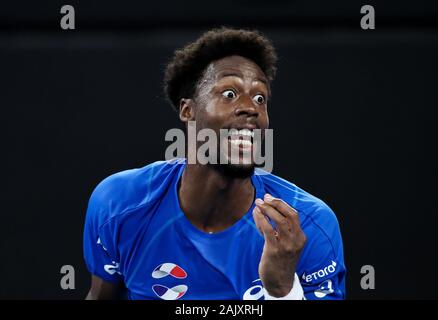 Brisbane, Australien. 6. Januar, 2020. Gael Monfils von Frankreich reagiert beim ATP-Cup Gruppe A Match gegen Novak Djokovic aus Serbien in Brisbane, Australien, am Jan. 6, 2020. Credit: Bai Xuefei/Xinhua/Alamy leben Nachrichten Stockfoto