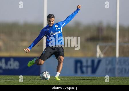 Mazarron, Spanien. 06 Jan, 2020. Fußball: Bundesliga, Trainingslager FC Schalke 04. Ozan Kabak in Aktion. Quelle: Tim Rehbein/dpa/Alamy leben Nachrichten Stockfoto