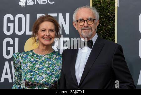 Beverly Hills, Los Angeles, USA. 05 Jan, 2020. Jonathan Pryce und Kate Fahy nehmen an der 77. jährlichen Golden Globe Awards, Golden Globes, im Beverly Hilton Hotel in Beverly Hills, Los Angeles, USA, am 05. Januar 2020. | Verwendung der weltweiten Kredit: dpa Picture alliance/Alamy leben Nachrichten Stockfoto