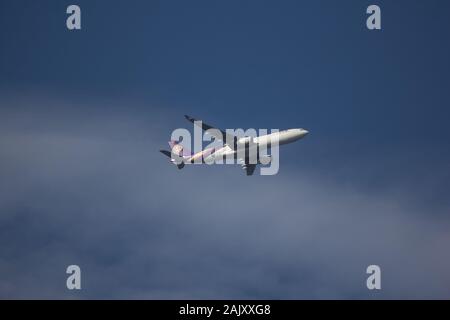 Chiangmai, Thailand - 3. Januar 2020: HS-TBB Airbus A330-300 von Thai Airways. Im Flug von Chiang Mai nach Bangkok. Stockfoto