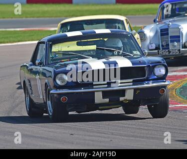 Fred Shepherd, Bill Shepherd, Ford Mustang, HRDC, Coys 100 Trophäe, Touring Cars 1958 - 1966, Vintage Sports Car Club, VSCC Formel Vintage, Runde 3, Stockfoto