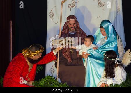 Reenactment der Weihnachten Krippe mit echten Menschen in Funchal, Madeira, Portugal Stockfoto