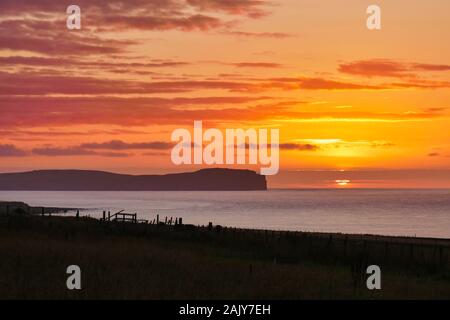 Sonnenuntergang über dunnett Kopf in Caithness, Schottland, Großbritannien, im September getroffen Stockfoto