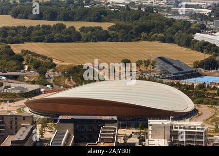 Blick vom Gebäude in Richtung Lee Valley VeloPark. Die Stratford, London, Vereinigtes Königreich. Architekt: Skidmore Owings & Merrill, Inc., 2019. Stockfoto