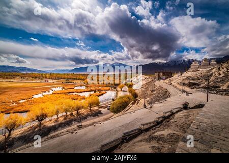 Blick auf die Stadt von Leh Leh Palast, Leh, Ladakh Stockfoto