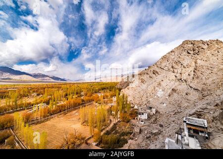 Himalayan Mountain Landschaft entlang Leh Stockfoto