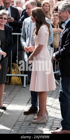 Historische Bilder von Kate Middleton, Der Herzogin von Cambridge, die Truro, Cornwall, Großbritannien besucht Stockfoto