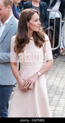 Historische Bilder von Kate Middleton, Der Herzogin von Cambridge, die Truro, Cornwall, Großbritannien besucht Stockfoto
