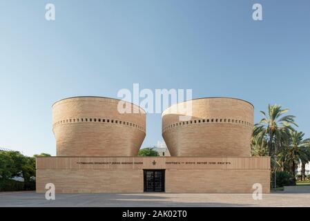 Cymbalista Synagoge und Jüdisches Erbe, das von Mario Botta Architetti, 1998. Tel Aviv, Tel Aviv, Israel. Architekt: Verschiedene, 2019. Stockfoto