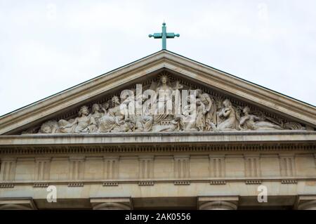 Skulpturale vor Église Saint-Germain Stockfoto