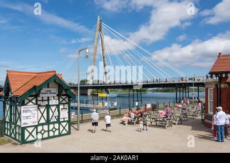 Marine Art Brücke von King's Gärten, Southport, Merseyside, England, Vereinigtes Königreich Stockfoto