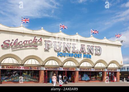 Silcocks Funland in Southport Pier, Southport, Merseyside, England, Vereinigtes Königreich Stockfoto