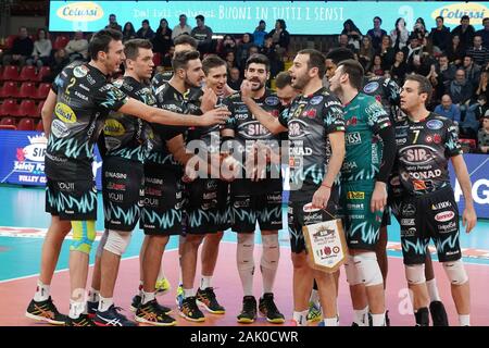 Perugia, Italien. 6 Jan, 2020. Sir Sicherheit conad prepartitaduring Test Match - Sir-Sicherheit Conad Perugia vs Skra Belchatow, Volleyball Test Match in Perugia, Italien, 06 Januar 2020 - LPS/Loris Cerquiglini Credit: Loris Cerquiglini/LPS/ZUMA Draht/Alamy leben Nachrichten Stockfoto