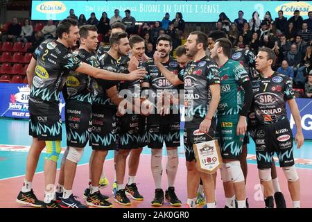 Sir Sicherheit conad prepartita während Test Match - Sir-Sicherheit Conad Perugia vs Skra Belchatow, Volleyball Test Match in Perugia, Italien, 06 Januar 2020 Stockfoto