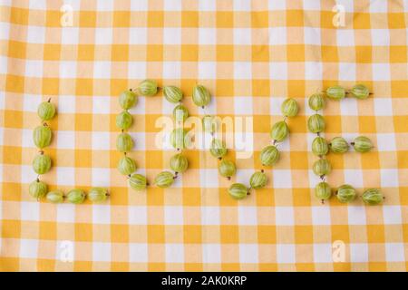 Cherry - Cherry - Pflaumen in einem lieben Wort angeordnet. Stockfoto