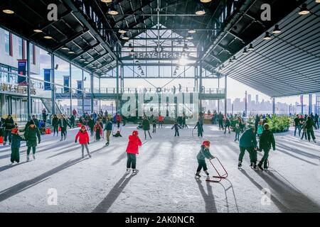 Die Werften Skate Plaza, untere Lonsdale, North Vancouver, British Columbia, Kanada Stockfoto