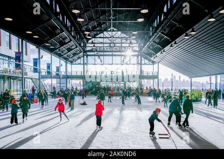 Die Werften Skate Plaza, untere Lonsdale, North Vancouver, British Columbia, Kanada Stockfoto