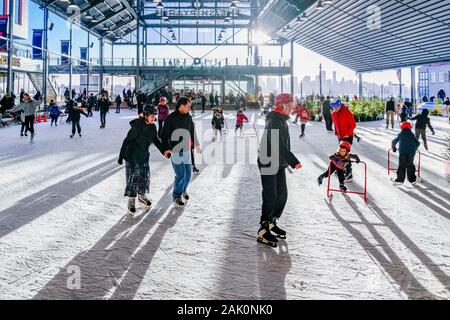 Die Werften Skate Plaza, untere Lonsdale, North Vancouver, British Columbia, Kanada Stockfoto