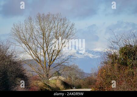 Blick auf die curavacas Gipfel mit Schnee, Palencia Berg. Spanien Stockfoto