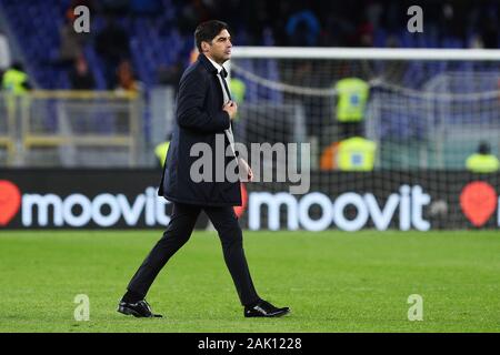 Rom, Italien. 05 Jan, 2020. Roma Haupttrainer Paulo Fonseca Spaziergang auf dem Platz am Ende der Italienischen Meisterschaft in der Serie A Fußballspiel zwischen AS Roma und Torino FC am 5. Januar 2020 im Stadio Olimpico in Rom, Italien - Foto Federico Proietti/ESPA-Bilder Quelle: European Sports Fotografische Agentur/Alamy leben Nachrichten Stockfoto