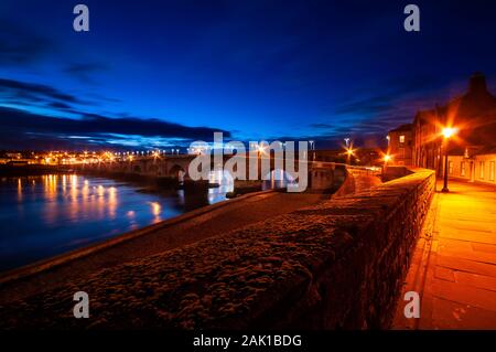 Die Alte Brücke, Berwick upon Tweed, wurde auf Befehl von James VI. Und I gebaut, nachdem er auf seinem Weg nach London seinen verfallenen Vorgänger überschritten hatte Stockfoto