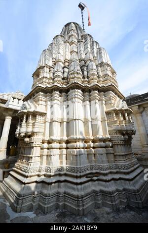 Der schöne Jain-Tempel in Ranakpur, Rajasthan, Indien. Stockfoto