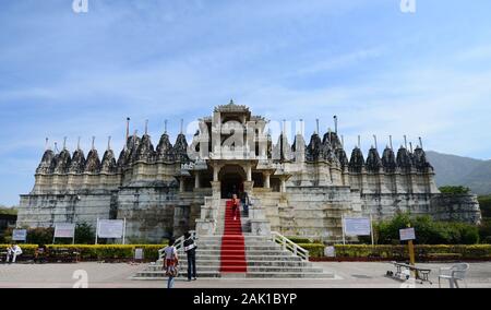 Der schöne Jain-Tempel in Ranakpur, Rajasthan, Indien. Stockfoto