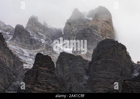 Mount Huber gesehen vom See Oesa Trail im September im Yoho National Park, British Columbia, Kanada Stockfoto