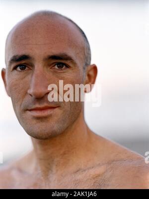 Porträt eines glatzköpfigen Mannes. Stockfoto