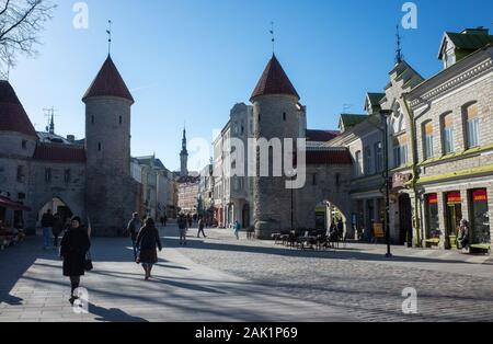 April 19, 2019, Tallinn, Estland. Straße der Altstadt von Tallinn. Stockfoto