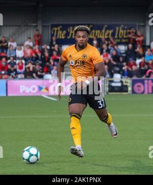 Seaview Stadion, Belfast, Nordirland. 01 Aug, 2019. UEFA Europa League zweite Qualifikationsrunde (zweite Bein) Kreuzfahrer (Rot/Schwarz) v Wölfe. Wolverhampton Wanderers Spieler Adama Traore (37) in Aktion. Stockfoto