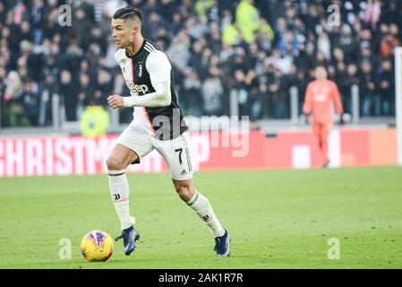 Turin, Italien. 06 Jan, 2020. Während der Serie ein Fußballspiel zwischen Juventus Turin und Cagliari Calcio. FC Juventus gewann 4-0 über Cagliari Calcio bei Allianz Stadion, in Turin vom 6. Januar 2020 (Foto von Alberto Gandolfo/Pacific Press) Quelle: Pacific Press Agency/Alamy leben Nachrichten Stockfoto