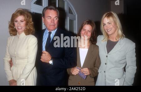 Stefanie Powers, Robert Wagner, Courtney Wagner, Katie Wagner, 1994, Foto von Michael Ferguson/PHOTOlink Stockfoto