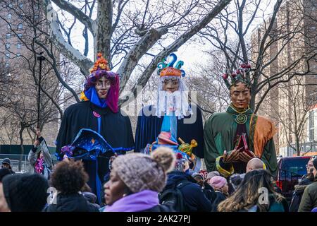 New York City, USA. 06 Jan, 2020. 43. jährlichen Drei King's Day Parade gehostet von El Museo del Barrio in New York City. (Foto von Steve Sanchez/Pacific Press) Quelle: Pacific Press Agency/Alamy leben Nachrichten Stockfoto