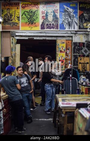 Carteles 'La linterna', alte Poster factory im Barrio San Antonio, Cali, Kolumbien Stockfoto