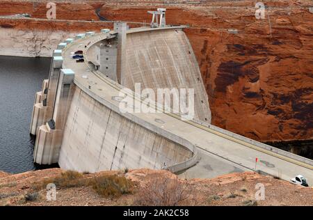 Glen Canyon Dam am Colorado River, Lake Powell in der Nähe von Page, Arizona Stockfoto