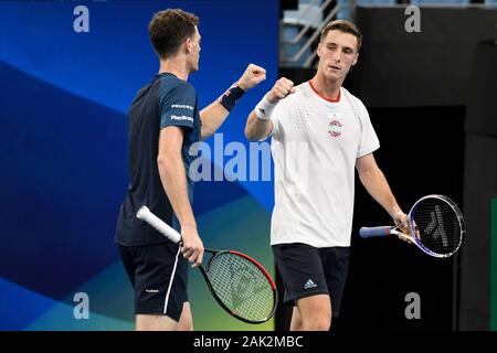 Sydney, Australien. 7. Januar 2020; Sydney Olympic Park Tennis Centre, Sydney, New South Wales, Australien; ATP-wm Australien, Sydney, Tag 5; Großbritannien gegen Moldawien; Jamie Murray und Joe Salisbury in Großbritannien gegen Alexander Cozbinov und Radu Albot der Republik Moldau; Jamie Murray und Joe Salisbury Großbritannien reagiert, nachdem er einen Punkt in ihrem Match gegen Moldawien - Redaktionelle Verwendung Credit: Aktion Plus Sport Bilder/Alamy leben Nachrichten Stockfoto