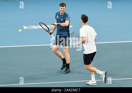Sydney, Australien. 7. Januar 2020; Sydney Olympic Park Tennis Centre, Sydney, New South Wales, Australien; ATP-wm Australien, Sydney, Tag 5; Großbritannien gegen Moldawien; Jamie Murray und Joe Salisbury in Großbritannien gegen Alexander Cozbinov und Radu Albot der Republik Moldau; Jamie Murray und Joe Salisbury Großbritannien reagiert, nachdem er einen Punkt in ihrem Match gegen Alexander Cozbinov und Radu Albot der Republik Moldau - Redaktionelle Verwendung Credit: Aktion Plus Sport Bilder/Alamy leben Nachrichten Stockfoto