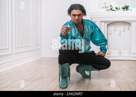 Charismatische Gypsy Mann an sie gerichtet. Foto mit Platz für Text Stockfoto