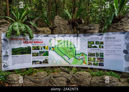 Schild Mount Imbiah Trail Information auf der Insel Sentosa Singapore Stockfoto