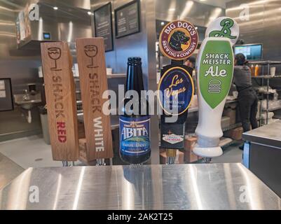 Las Vegas, DEZ 26: Nahaufnahme der Bier und Wein in Shake Shack am 26 Dezember, 2019 in Las Vegas, Nevada tippen Stockfoto