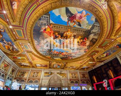 Las Vegas, Jan 1: Interieur kunst Decke des berühmten Venezianischen casino on Jan 1, 2020 in Las Vegas, Nevada Stockfoto