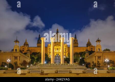 Barcelona Spanien, nächtliche Skyline der Stadt im Nationalen Kunstmuseum von Katalonien Stockfoto