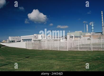 Blick von der Cogema in La Hague, Kernbrennstoff Wiederaufbereitungsanlage in Beaumont-Hague in der Basse-normandie Departement, Frankreich. (Undatiertes Foto) | Verwendung wor Stockfoto