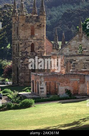 Blick auf die Reste der Kirche in der ehemaligen Sträfling Gefängnis Port Arthur in Tasmanien, Australien. Die historische Stätte Port Arthur ist heutzutage eine Ope Stockfoto
