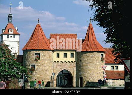 Blick auf die Stadt Tor von Prichsenstadt in Bayern, Deutschland. (Undatiertes Foto) | Verwendung weltweit Stockfoto