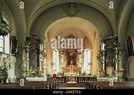 Innenansicht der barocken Pfarrkirche St. Laurentius in Zellingen (Bayern), Deutschland (Undatiertes Foto) | Verwendung weltweit Stockfoto