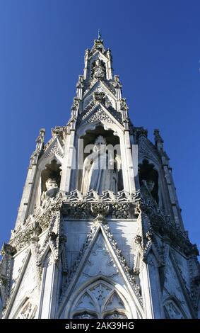 Das Eleanor Cross in Sledmere auf den Yorkshire Wolds Stockfoto