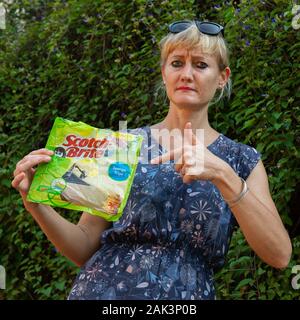 Auroville, Indien - 21. September 2019: Das weltweit Suche umweltschädlichsten Marke im globalen Prüfung der Kunststoffabfälle. Stockfoto