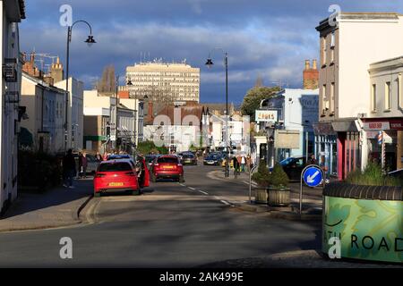 Ein Blick entlang der Bath Road, in der Suffolks und Leckhampton Bereich der Cheltenham, Gloucestershire, Vereinigtes Königreich. - 4. Januar 2020 Bild von Andrew Higgins/Thous Stockfoto